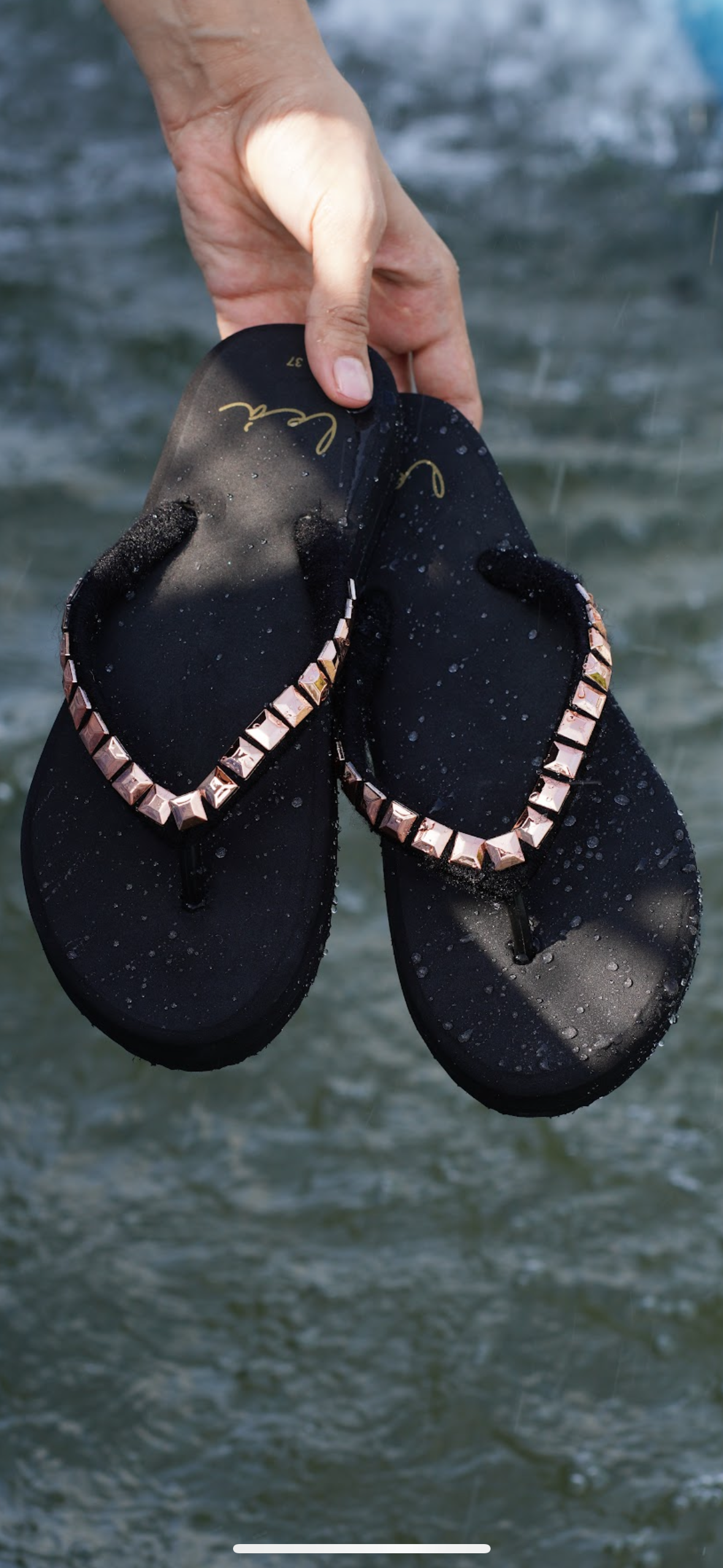 ROSE GOLD STUDS IN BLACK