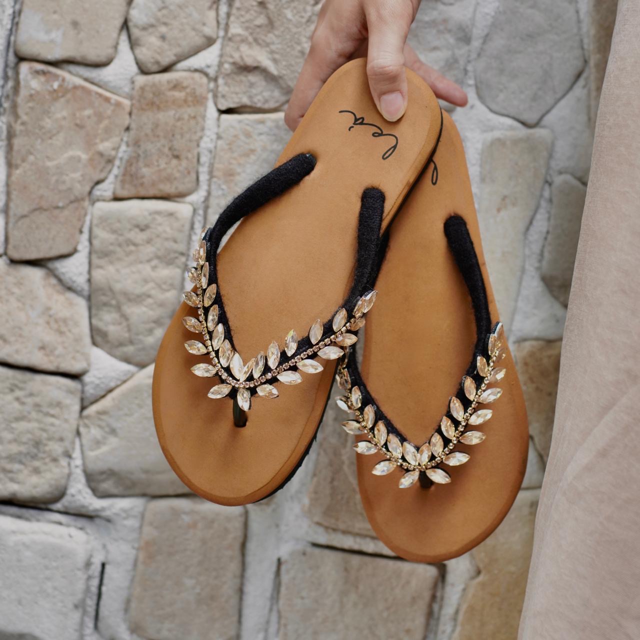 JEN IN GOLD-TAN BROWN FLATS