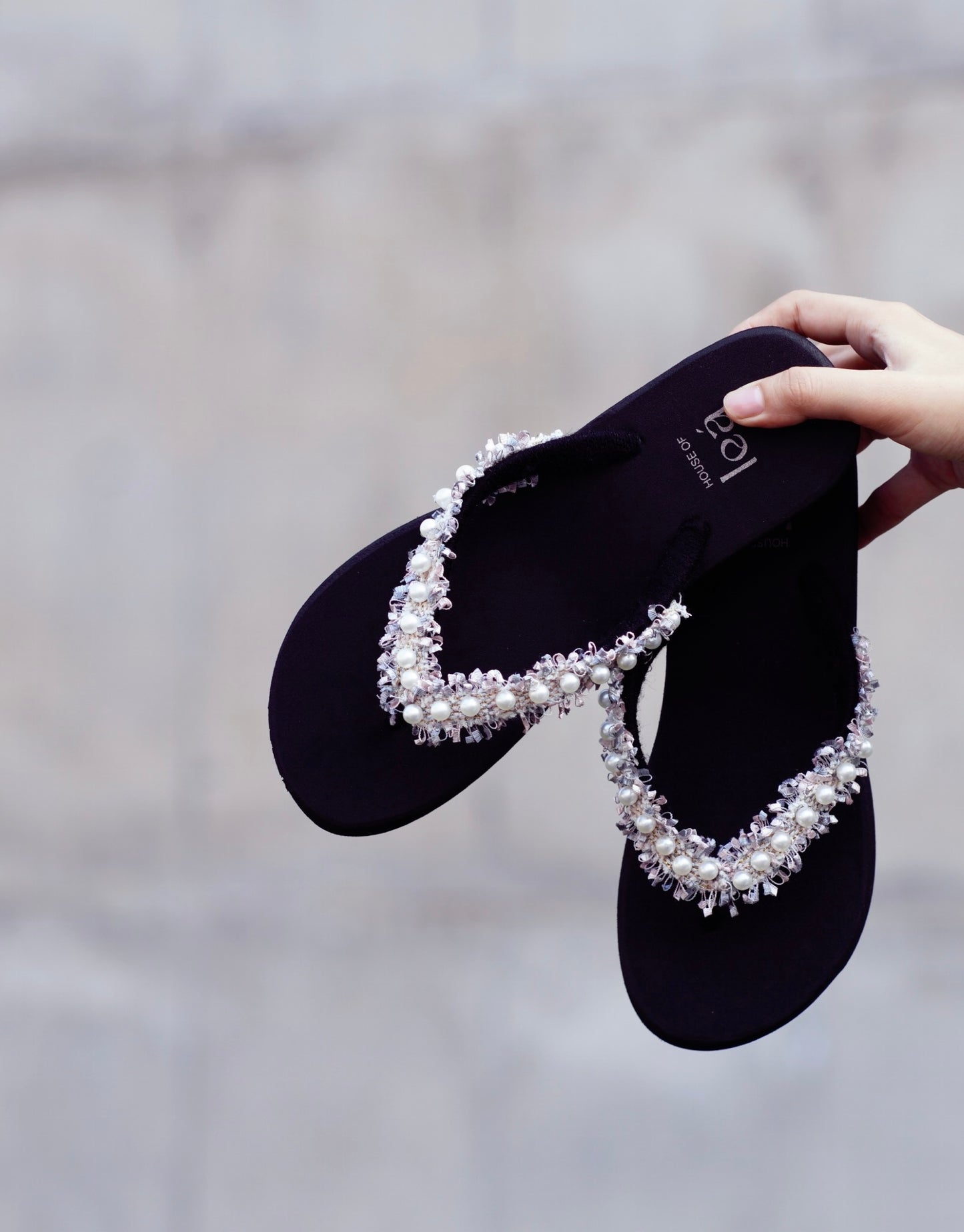 WHITE PEARLS IN BLACK