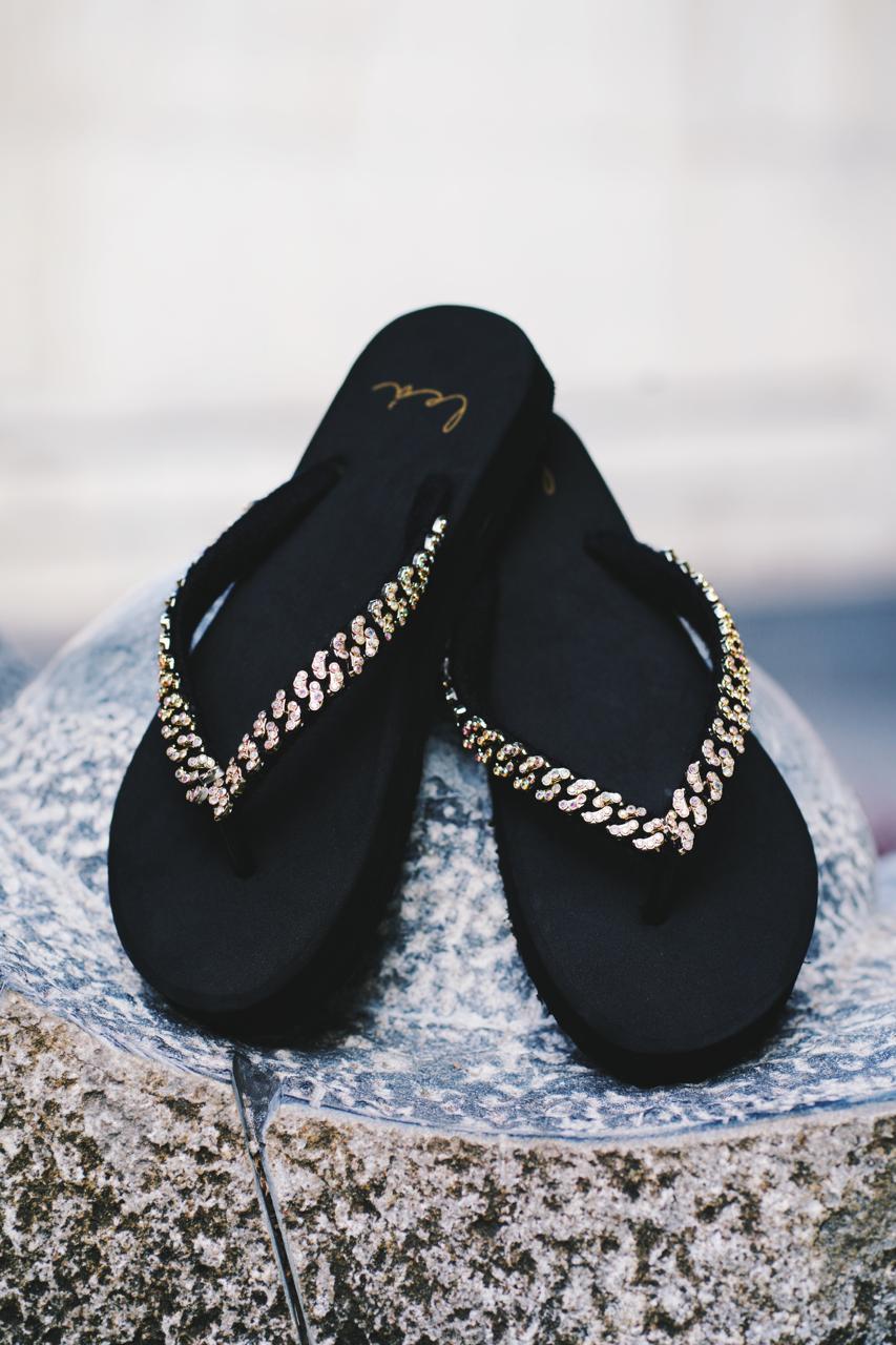 RHINESTONES IN ACRYLIC CHAIN